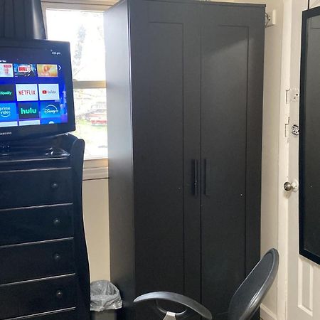 Cozzy Room With Private Entrance And Drive Way Nova York Exterior foto
