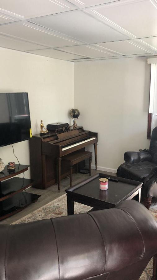 Cozzy Room With Private Entrance And Drive Way Nova York Exterior foto